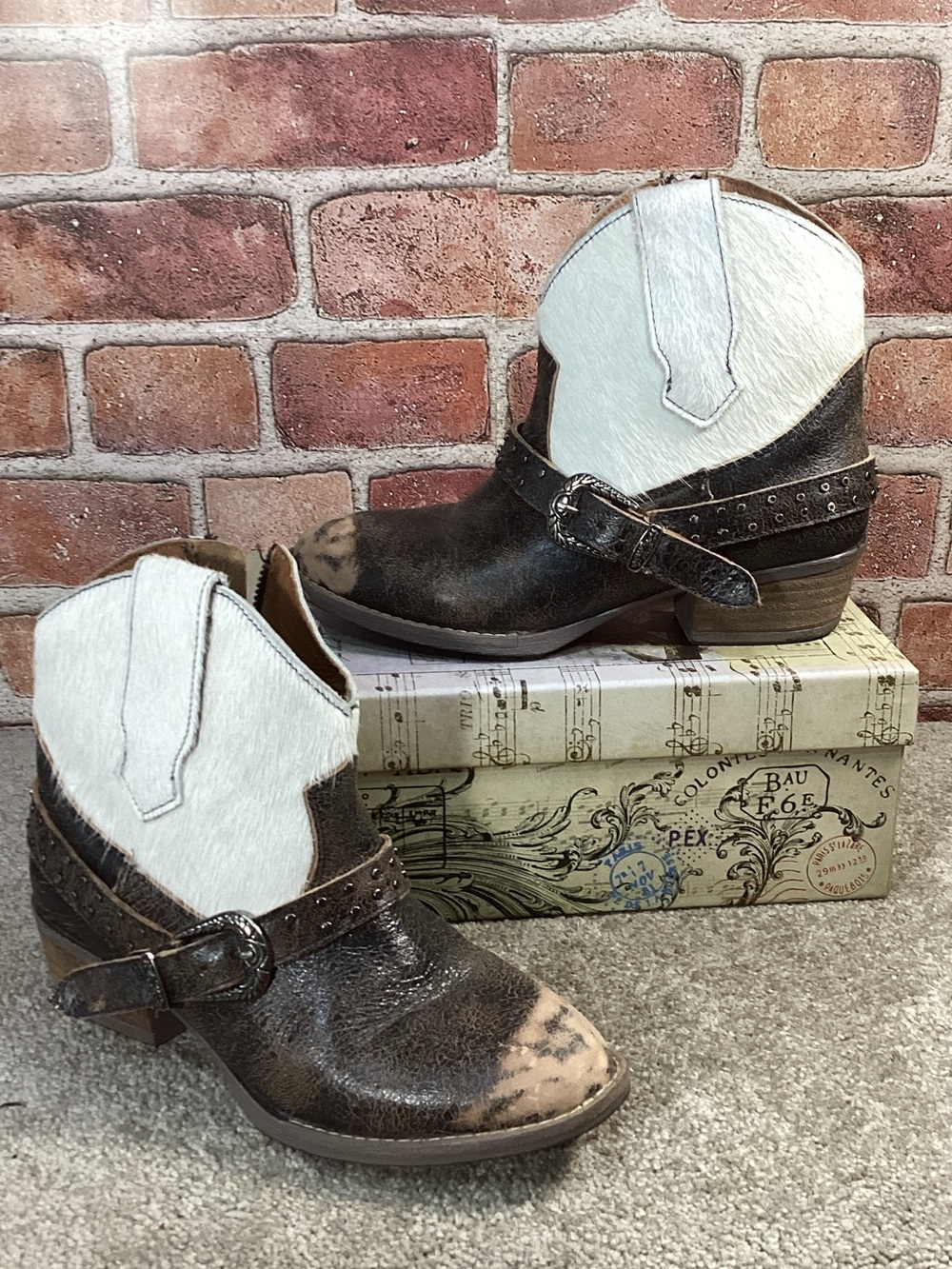 Sterling River Womens Western ankle boots booties size 8